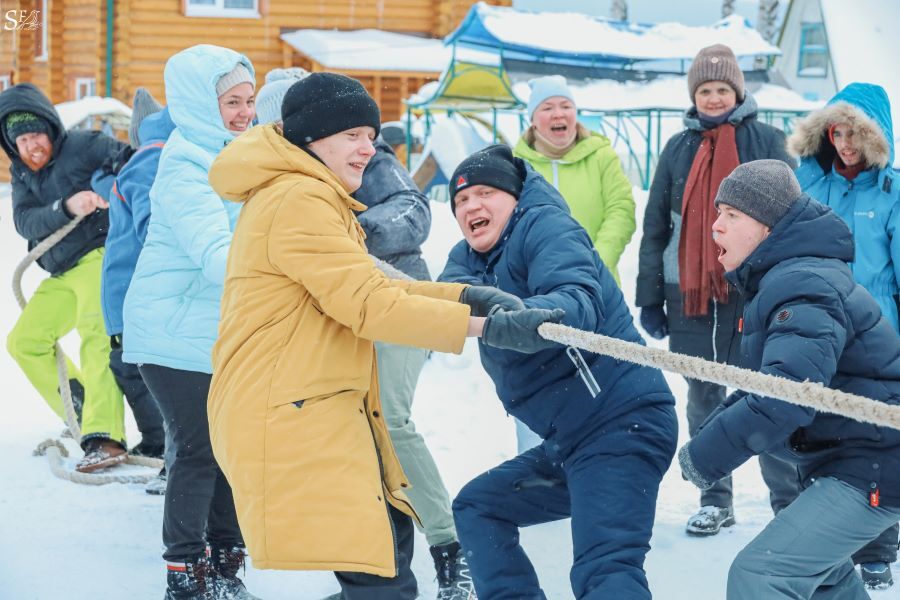 Вместе с коллегами проводили зиму